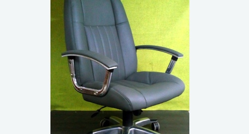 Перетяжка офисного кресла кожей. Ишимбай